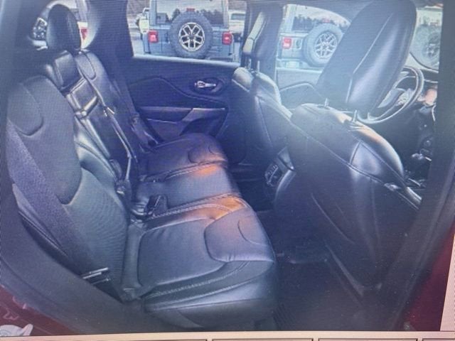 2019 Jeep Cherokee Overland