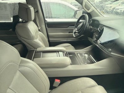 2023 Jeep Grand Wagoneer BASE
