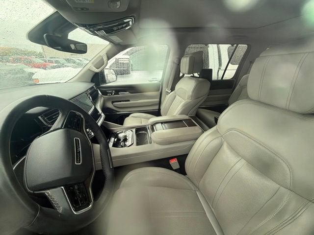 2023 Jeep Grand Wagoneer BASE