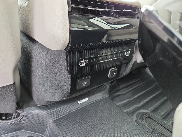 2023 Jeep Grand Wagoneer BASE