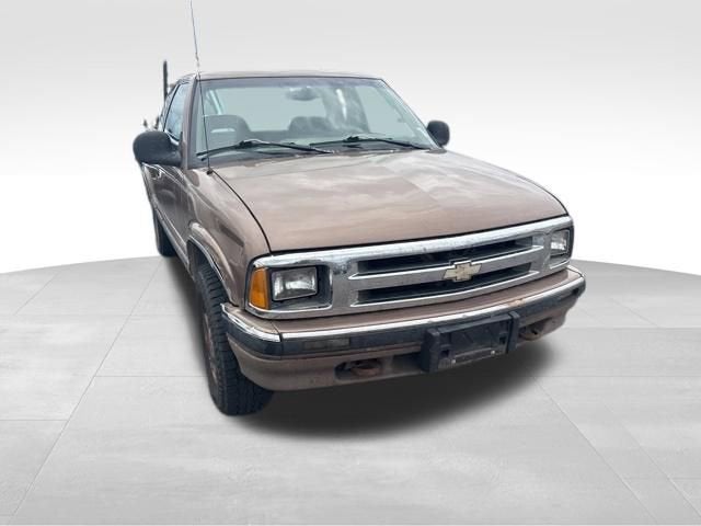 1996 Chevrolet S-10 LS