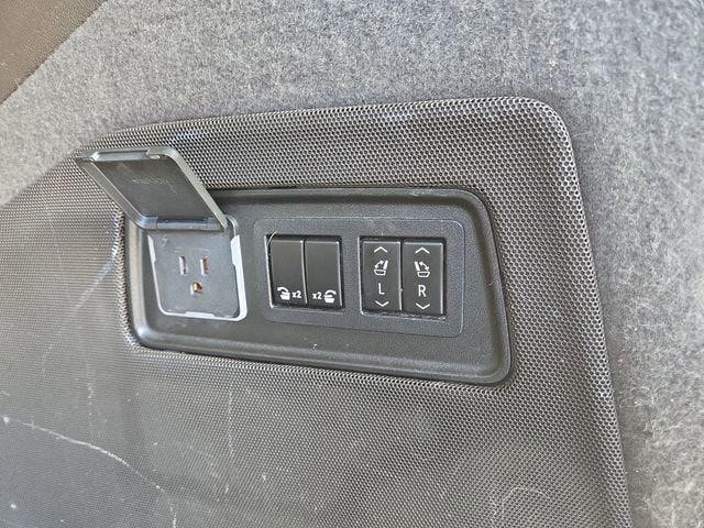 2022 Cadillac Escalade ESV Premium Luxury