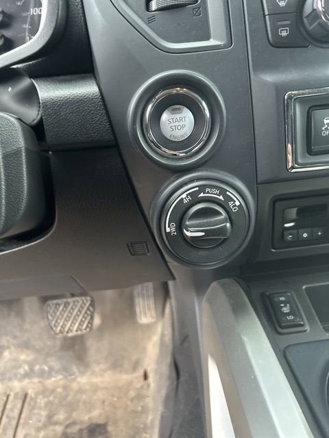 2024 Nissan Titan XD SV