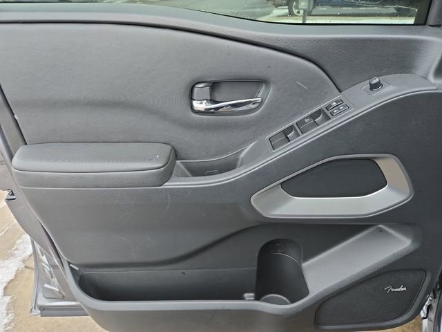 2024 Nissan Frontier SL