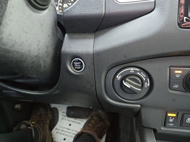 2024 Nissan Frontier SL