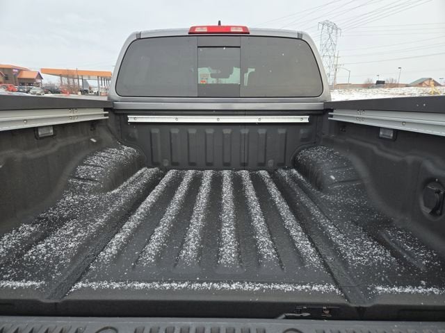 2024 Nissan Frontier SL