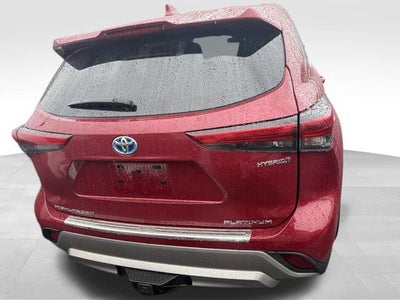 2023 Toyota Highlander Hybrid Platinum