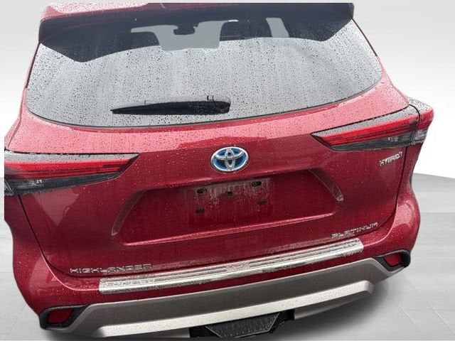 2023 Toyota Highlander Hybrid Platinum