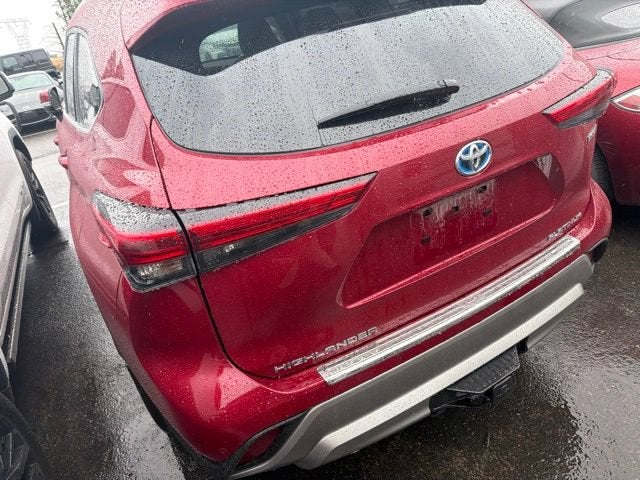 2023 Toyota Highlander Hybrid Platinum