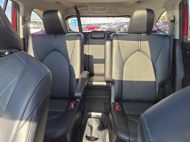 2023 Toyota Highlander Hybrid Platinum