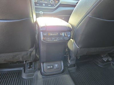 2023 Toyota Highlander Hybrid Platinum