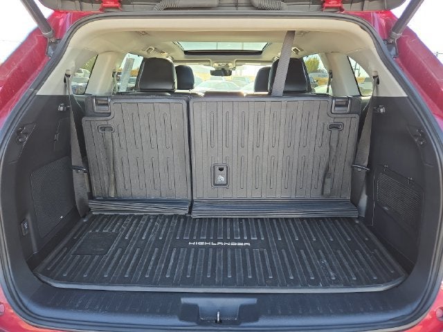 2023 Toyota Highlander Hybrid Platinum