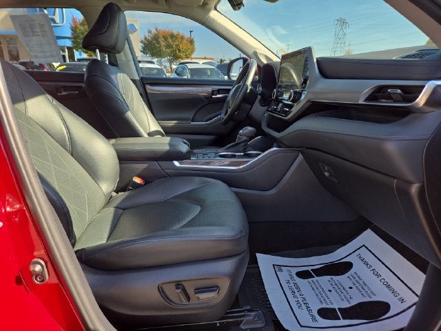 2023 Toyota Highlander Hybrid Platinum