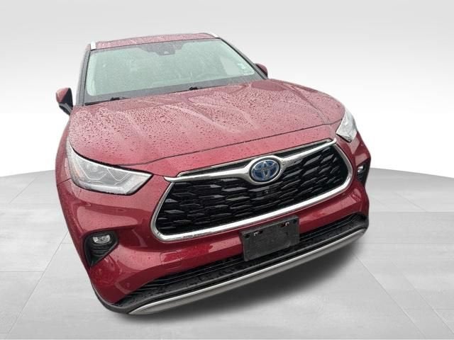 2023 Toyota Highlander Hybrid Platinum