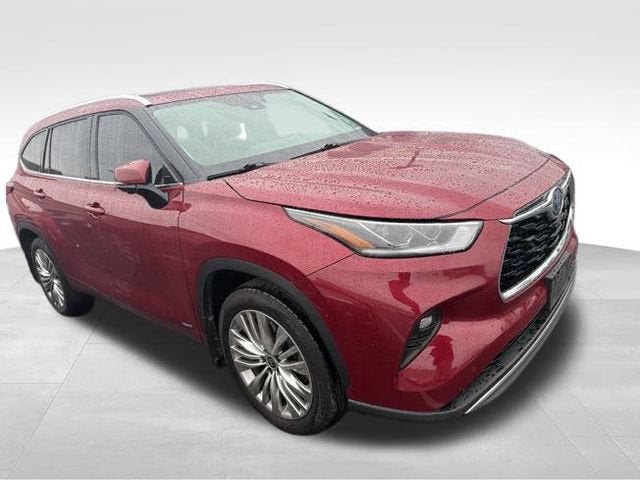 2023 Toyota Highlander Hybrid Platinum