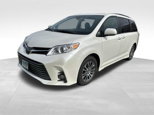 2019 Toyota Sienna XLE Auto Access Seat