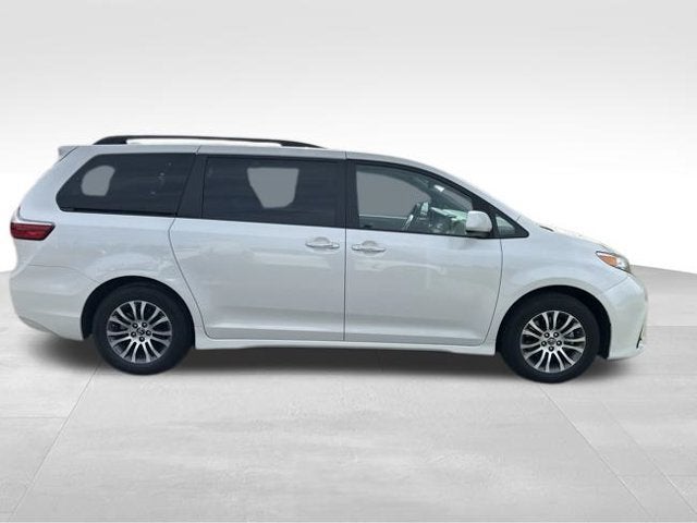 2019 Toyota Sienna XLE Auto Access Seat