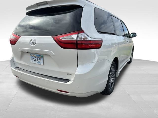 2019 Toyota Sienna XLE Auto Access Seat