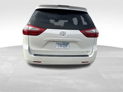 2019 Toyota Sienna XLE Auto Access Seat