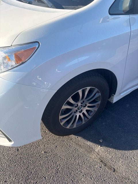2019 Toyota Sienna XLE Auto Access Seat
