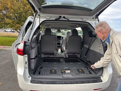 2019 Toyota Sienna XLE Auto Access Seat