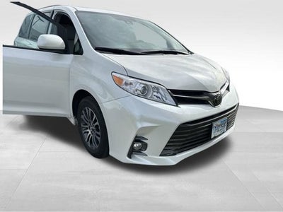 2019 Toyota Sienna XLE Auto Access Seat
