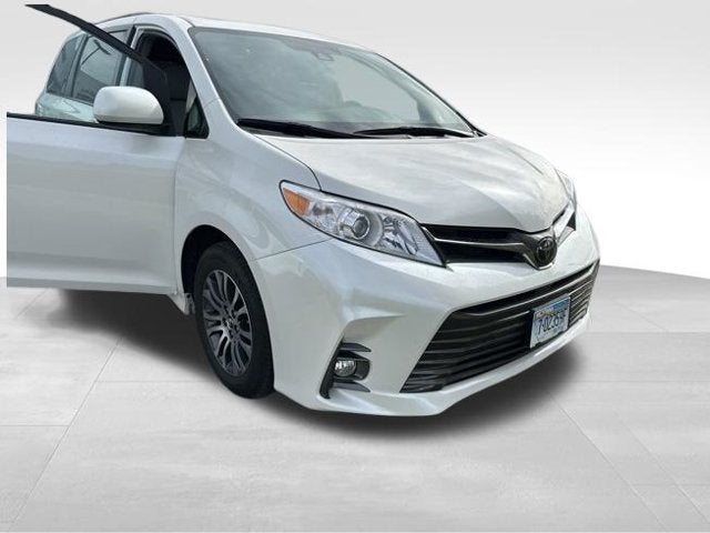 2019 Toyota Sienna XLE Auto Access Seat