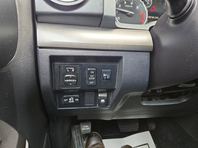2017 Toyota Tundra 4WD SR5