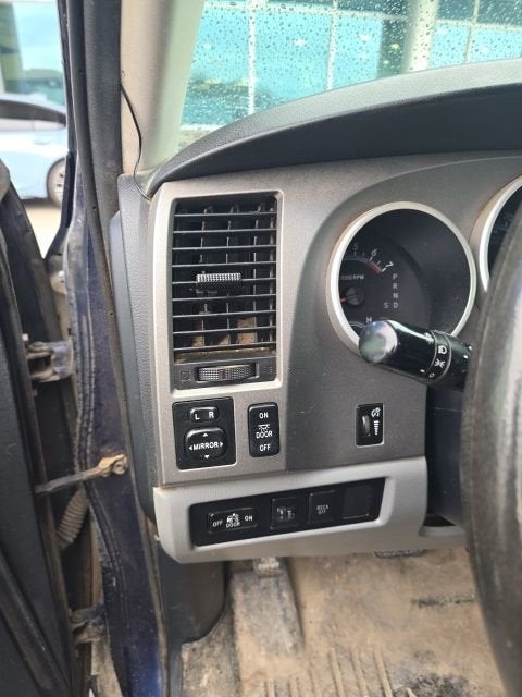 2012 Toyota Tundra 4WD Truck GRADE