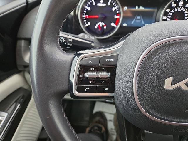 2024 Kia Carnival EX