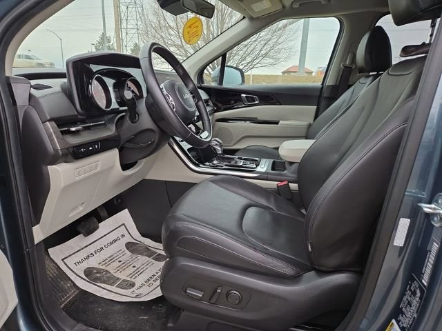 2024 Kia Carnival EX