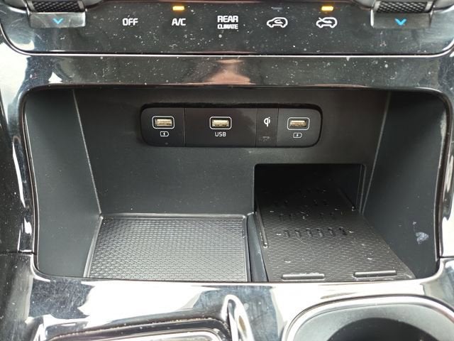 2024 Kia Carnival EX